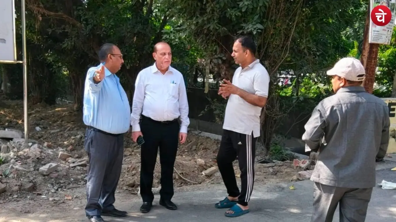 Authority senior manager assessing the issues in Noida Sector 42